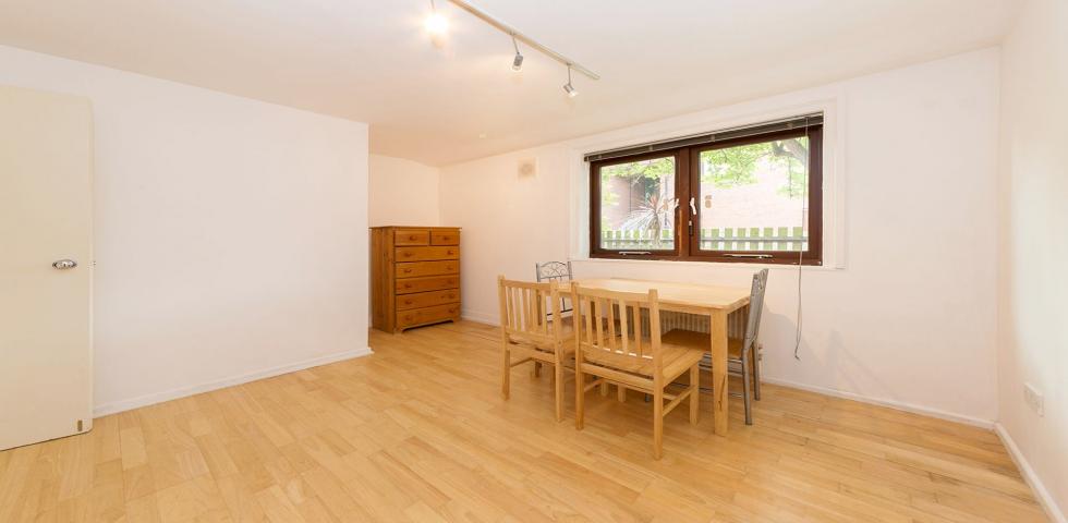 			HOT WATER AND HEATING INCLUDED , 1 Bedroom, 1 bath, 1 reception Flat			 Lymington Road, WEST HAMPSTEAD